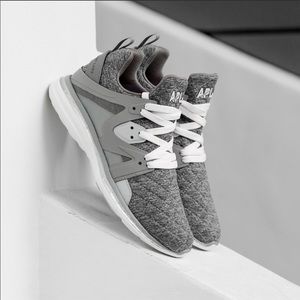 APL Women’s Ascend Sneaker size 7